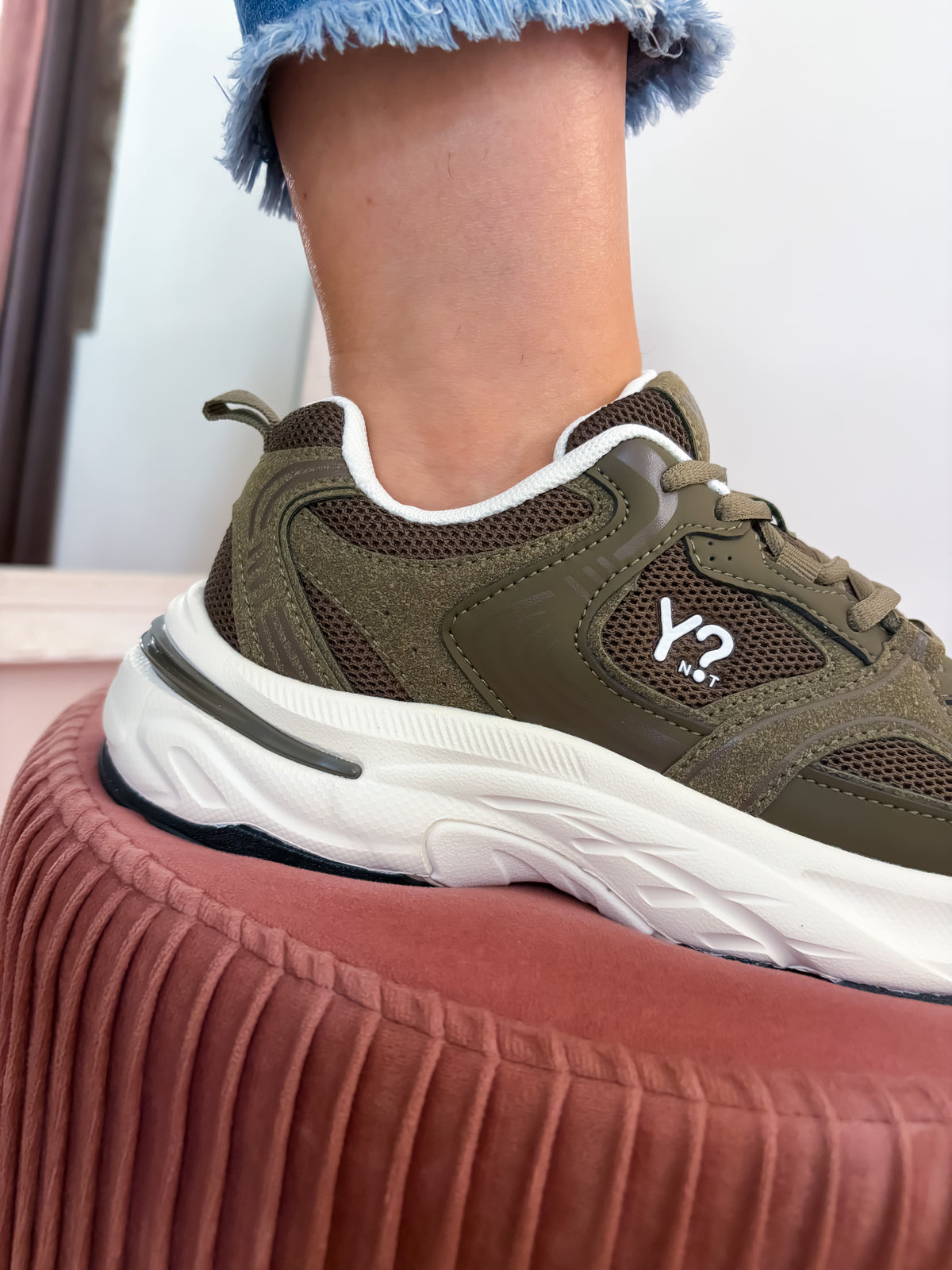 Sneakers YNOT?