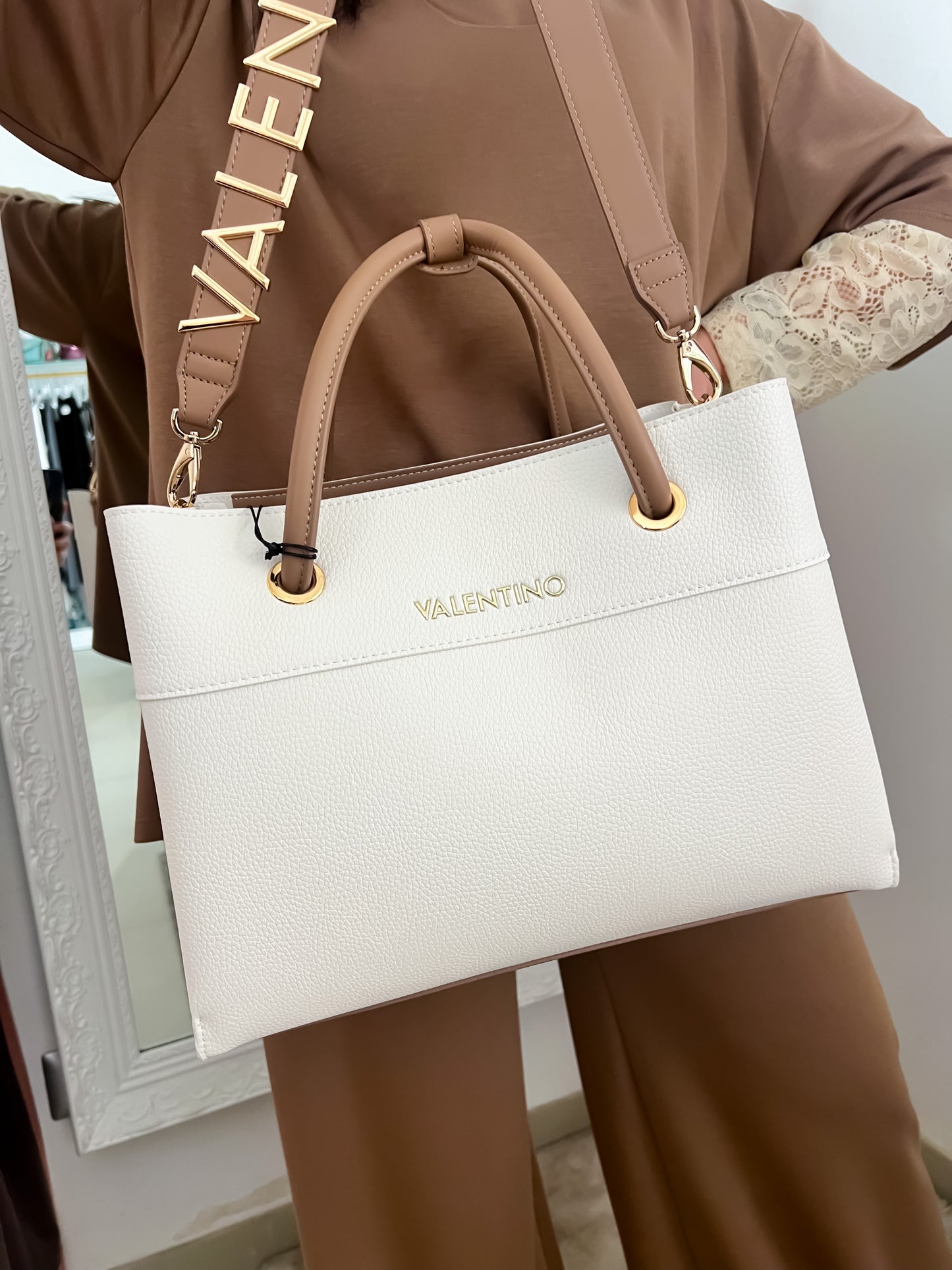 Borsa logo Valentino