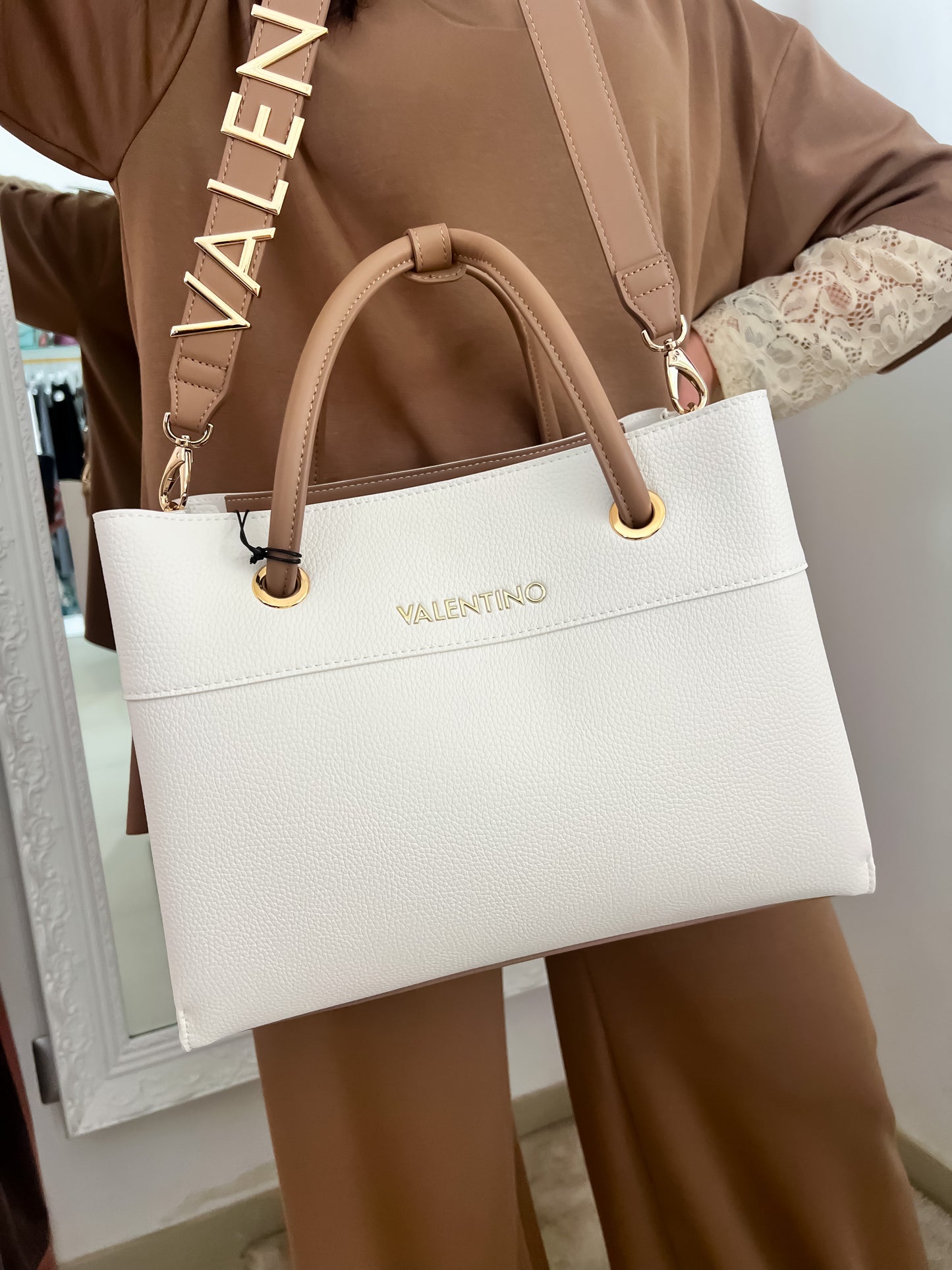 Borsa logo Valentino