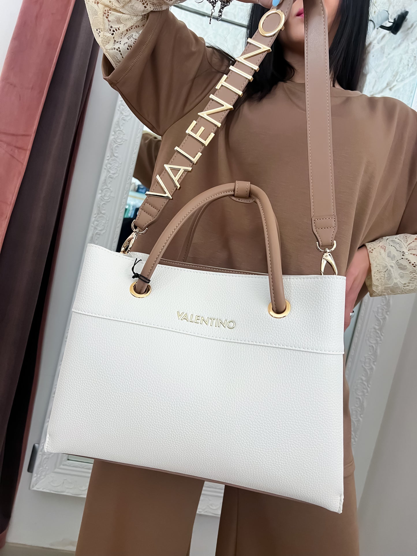 Borsa logo Valentino
