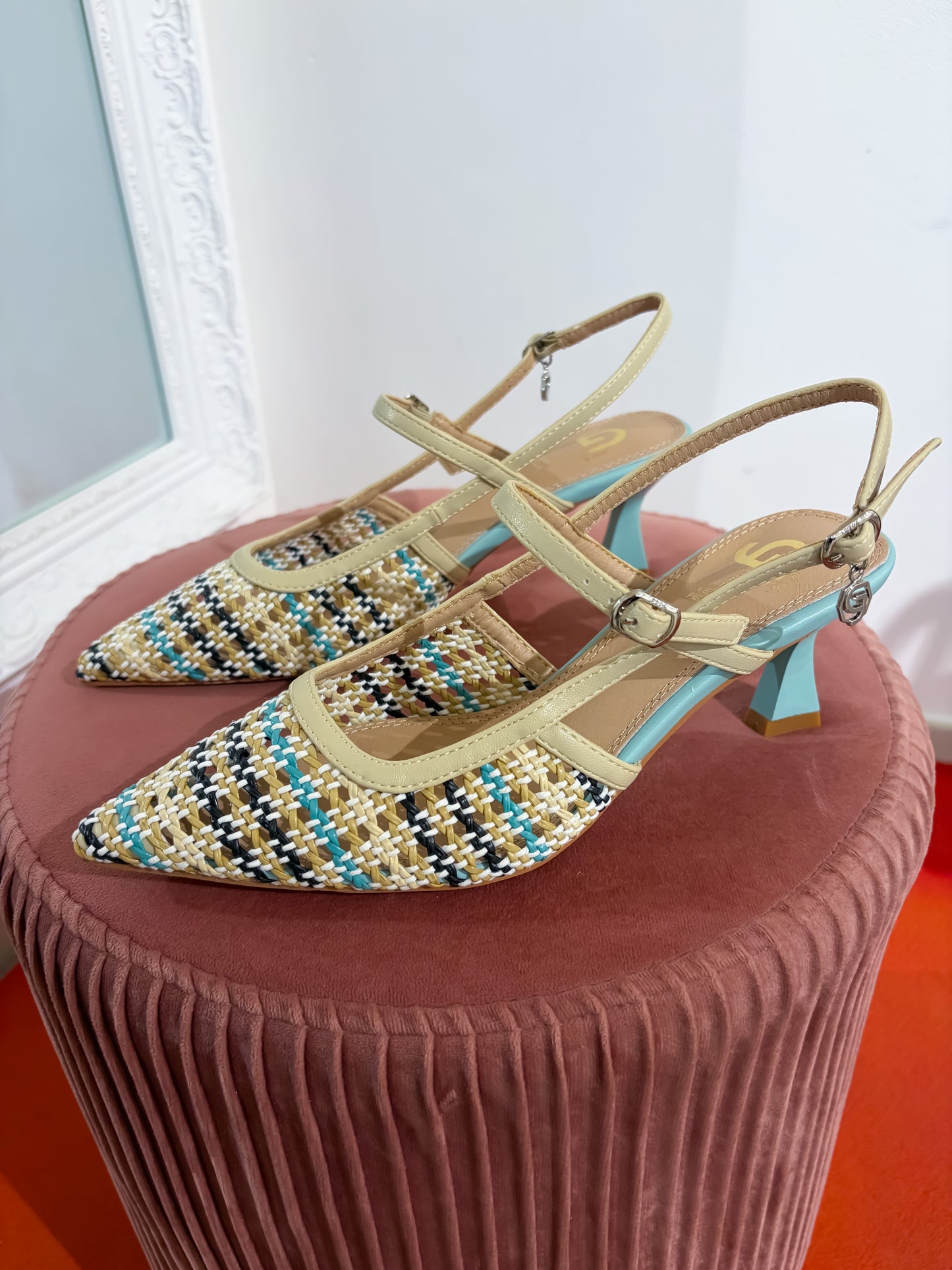 Slingback traforata