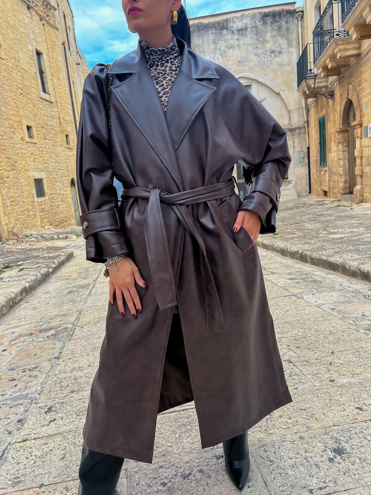 Trench lungo in pelle