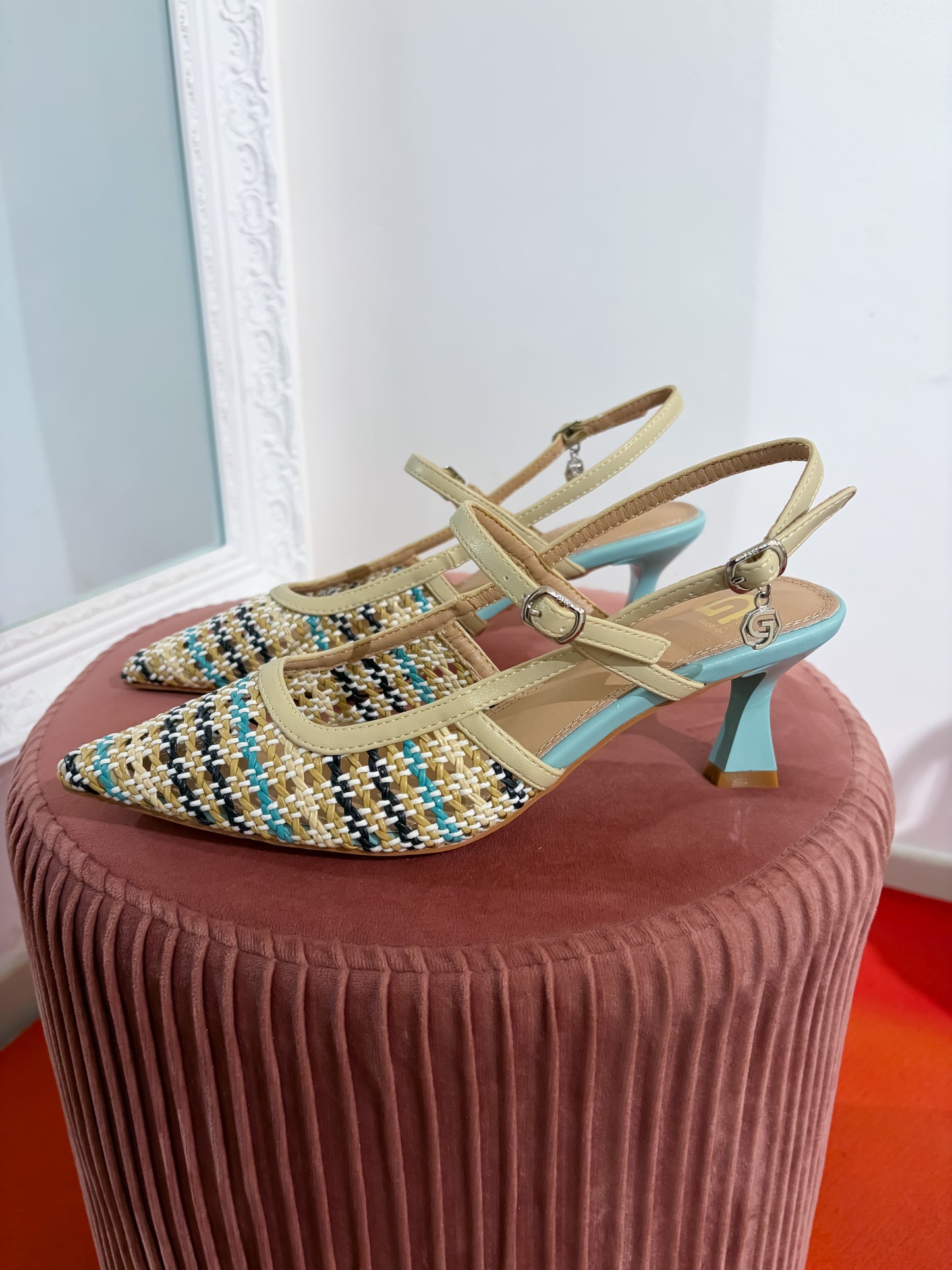 Slingback traforata