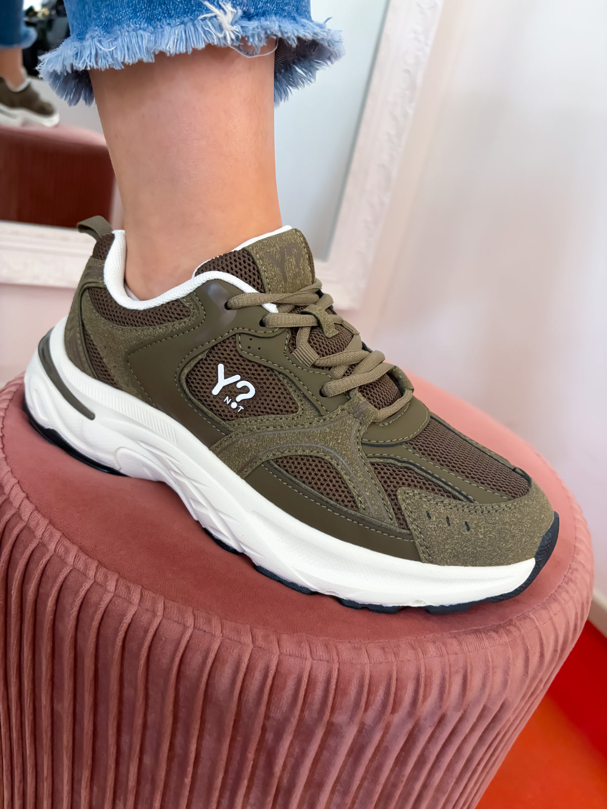 Sneakers YNOT?