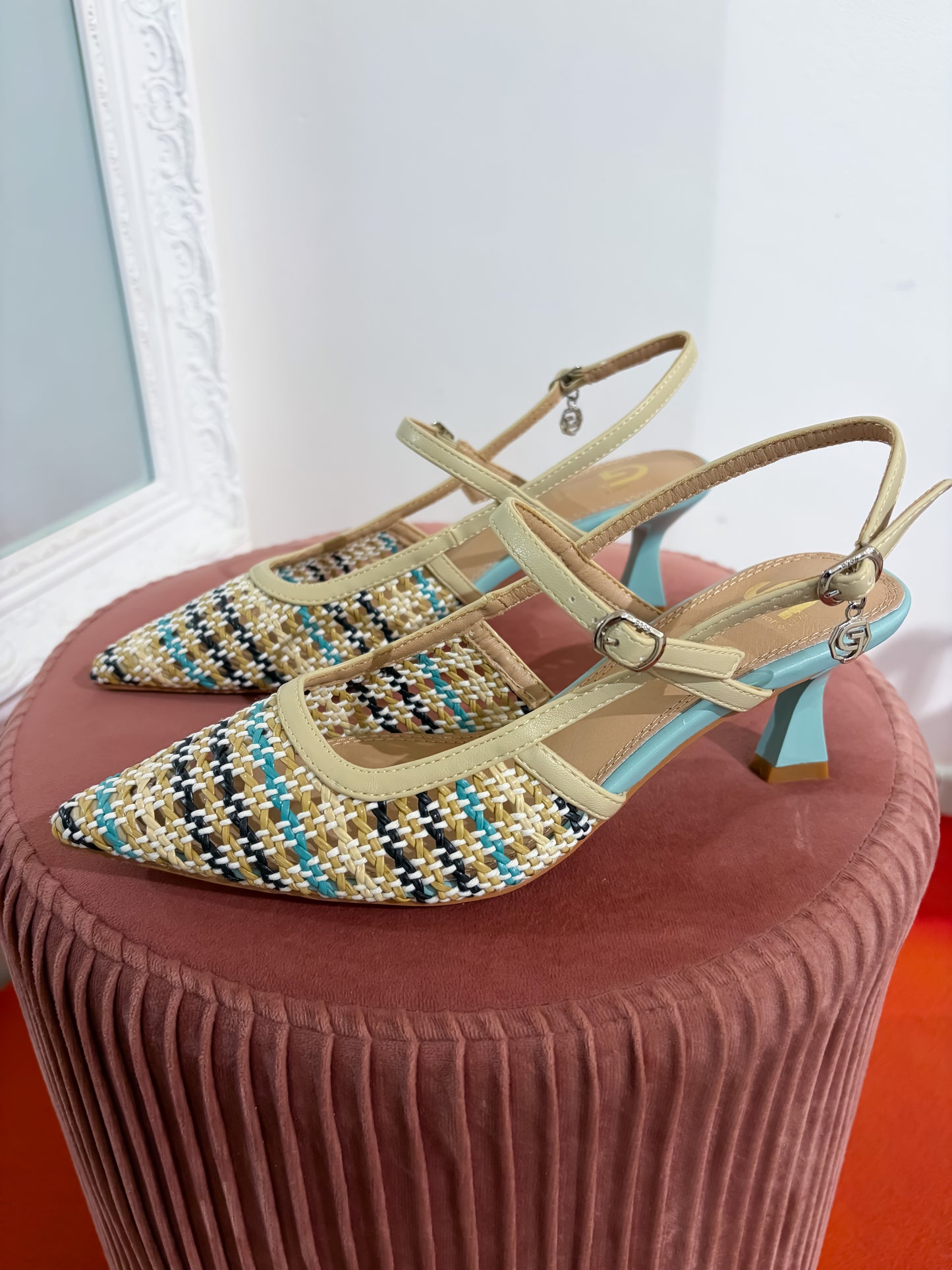 Slingback traforata